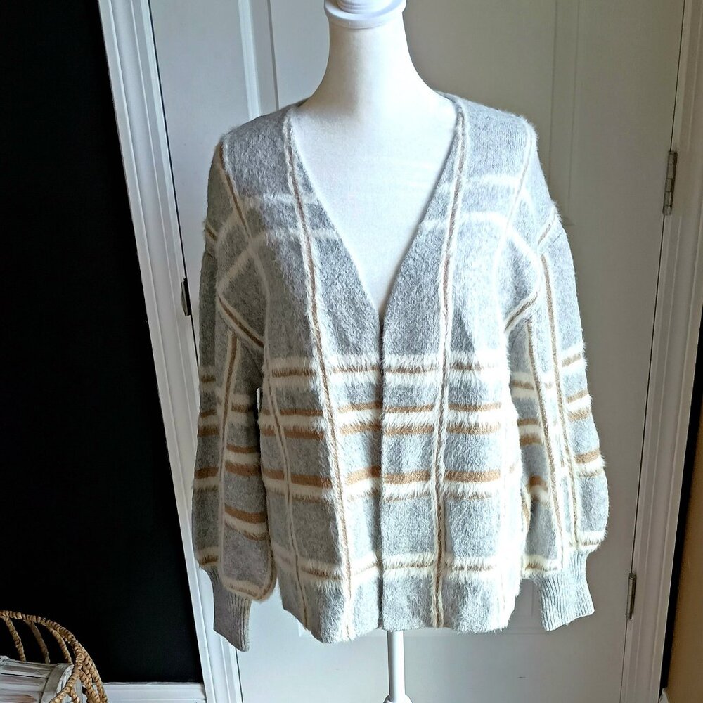 NWOT! COZY FUZZY PLAID OPEN CARDIGAN SWEATER